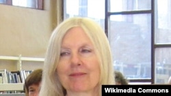 Helen Dunmore-ın şeirlərinə Costa Kitab mükafatı yazıçının ölümündən sonra verilib