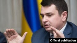 У серпні КСУ визнав неконституційним указ президента про призначення Артема Ситника директором НАБУ