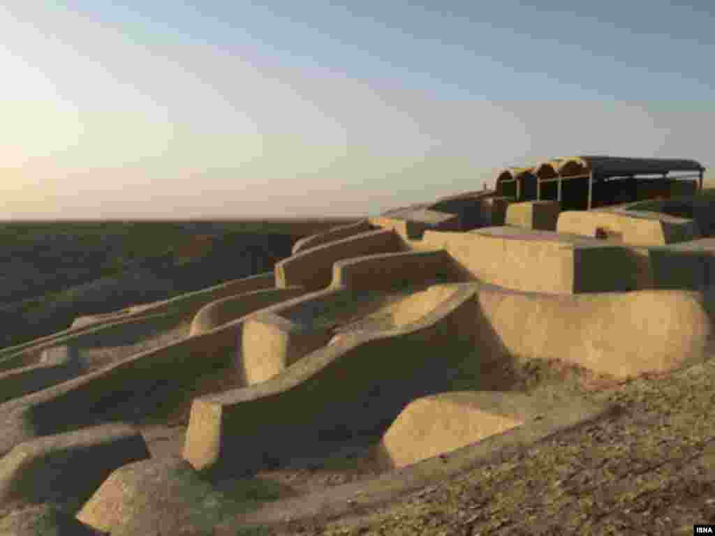 - شهر سوخته - استان سیستان و بلوچستان. تاریخ ثبت: ۲۰۱۴&nbsp; این شهر بقایای دولت&zwnj;شهری باستانی در ایران است که قدمت آن به دست&zwnj;کم حدود ۶۰۰۰ سال پیش می&zwnj;رسد