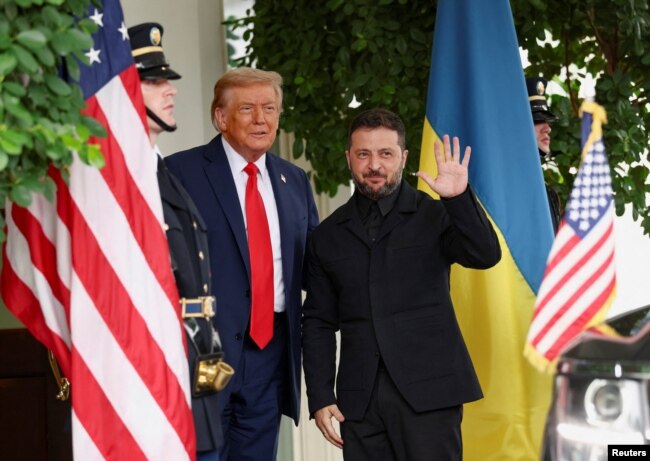 Президент України Володимир Зеленський під час зустрічі з президентом США Дональдом Трампом у Білому домі, 18 серпня 2025 року