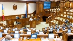 Reguli noi în Parlament: proiecte doar în română, fără traseism și mai puțină vorbă. PAS a votat, opoziția a protestat