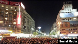 Mii de oameni protestează la București împotriva guvernului Ponta