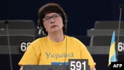 Sandra Kalniete EP-képviselő egy, az ukrajnai konfliktusról tartott vitán az Európai Parlamentben, 2014. március 12-én. 