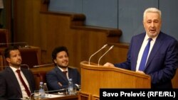 Najnoviji napad na premijera Zdravka Krivokapića (prvi s desna) DF je iskoristio na raspravi tokom premijerskog sata (na fotografiji) u Skupštini Crne Gore, Podgorica (29. jul 2021.)