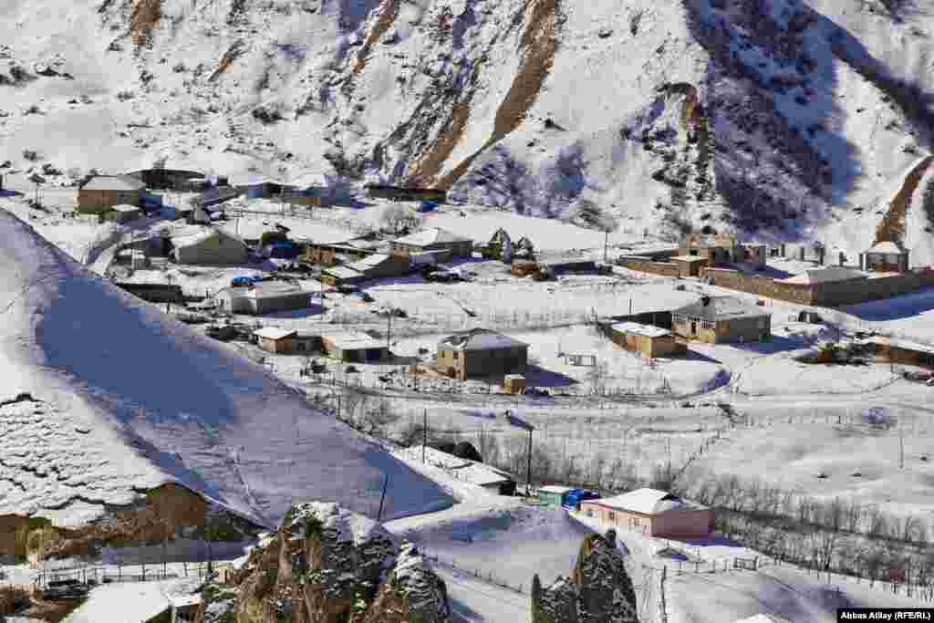 Kənd əhalisinin əsas məşğuliyyəti kəndin yerləşdiyi coğrafi şəraitə görə heyvandarlıqdır.