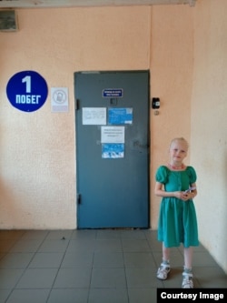 Алиса, дочь Полины Евтушенко