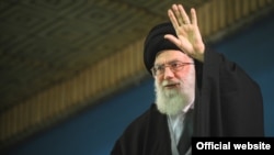Iran -- Iran's Supreme Leader Ayatollah Ali Khamenei shows him waving during his meeting with students, 31Oct2012 