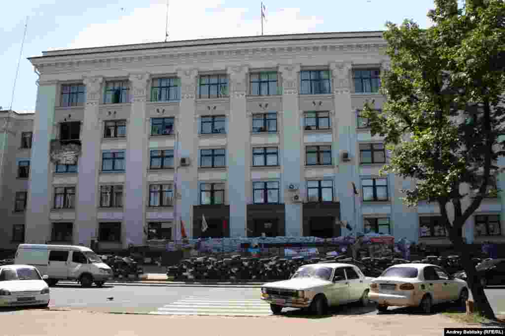 Здание Областной государственной админстрации (ОГА) Луганска.