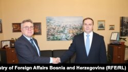 Ruski ambasador u Bosni Igor Kalabukhov (lijevo) i Mirsad Bešić, Ministarstvo vanjskih poslova Bosne i Hercegovine