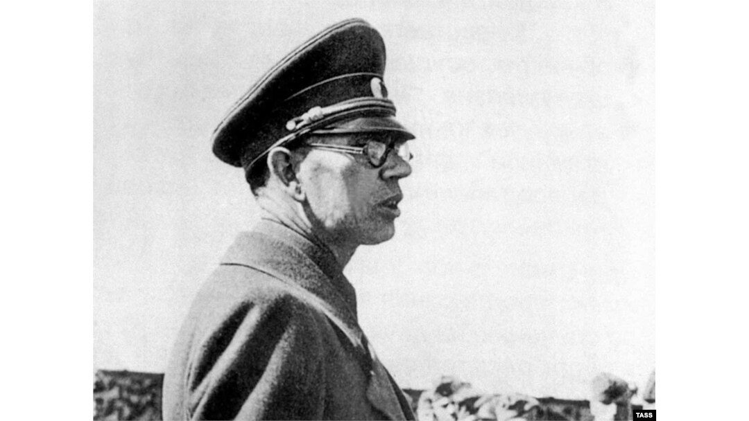 Alman ordusunda qulluq etmiş rus generalı Vlasov, 1945
