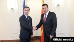 Премиерот Зоран Заев и заменикот на главниот директор на ММФ, Тао Џанг.
