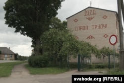 Насельніцтва Краславы і ваколіцаў дагэтуль напалову складаецца з расейскамоўных, значная іх частка пераехала сюды ў савецкі час