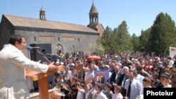 Armenia - Prosperous Armenia Party leader Gagik Tsarukian addresses a campaign rally in Aragatsotn region, 2May2012.