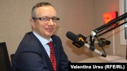 Claus Neukirch în studioul Europei Libere de la Chișinău