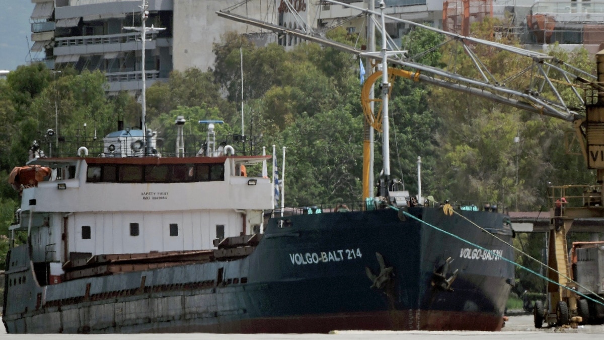 Посольство в Румунії повідомило, коли зможуть повернутися українські моряки з затонулого судна