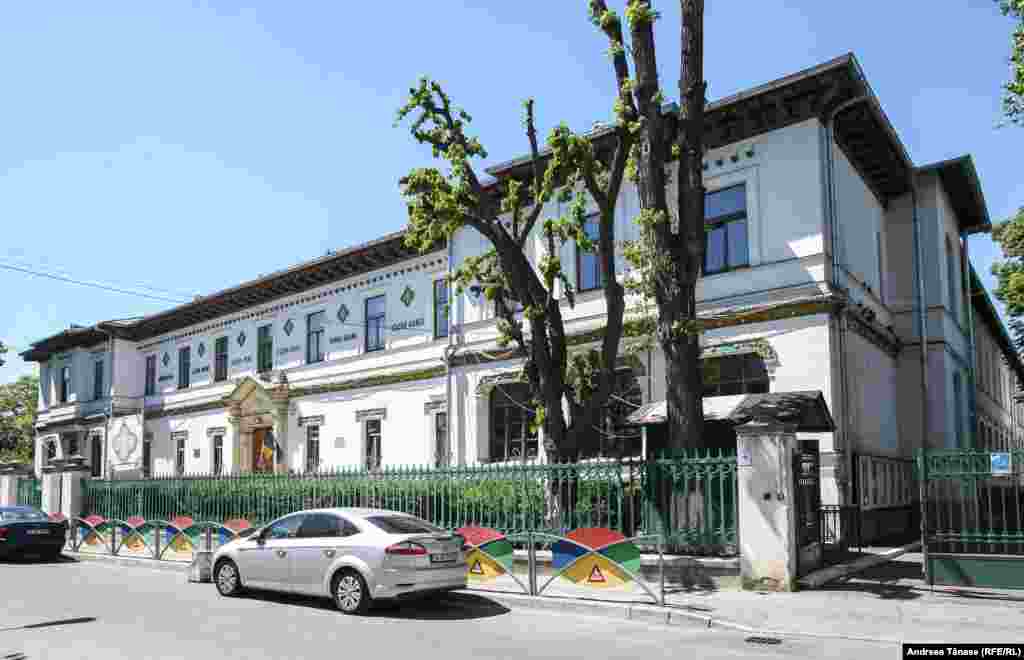 Central School (Școala Centrală) National College, pre-university educational institution in Bucharest, Romania. 