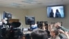 Inculpatele Evghenia Guțul și Svetlana Popan, urmărind prin videoconferință din penitenciar, iar jurnaliștii - direct din sala de judecată pronunțarea sentinței de către Curtea de Apel Centru, pe 28 mai 2026