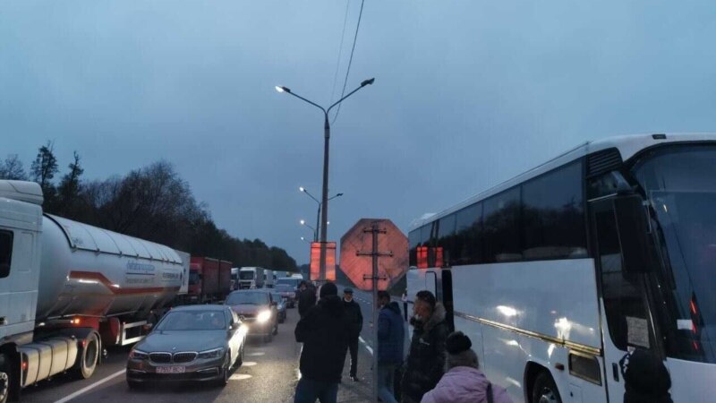 Belarus Polşa, Litwa we Ukraina bilen aradaky serhet geçelgelerini ýapdy