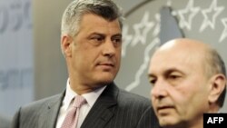 Kryeministri Hashim Thaci dhe kreu i LDK-se Isa Mustafa(foto nga arkivi)