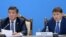 Президент Сооронбай Жээнбеков менен премьер-министр Сапар Исаков. 