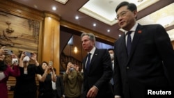 دیدار چن گانگ (راست)،وزیر خارجه چین با آنتونی بلینکن، همتای آمریکایی‌اش، در پکن