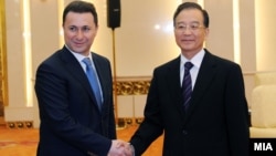 Премиерот Никола Груевски се сретна со неговиот кинескиот колега Вен Џиабао во Пекинг.