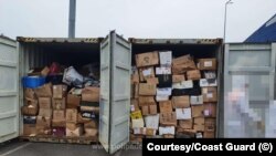 Containere încărcate cu deșeuri, depistate în Portul Constanţa Sud Agigea de Garda de Coastă