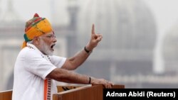 Индиянын премьер-министри Нарендра Моди Делидеги эгемендик күнүнө арналган иш-чарада. 15-август, 2019-жыл.