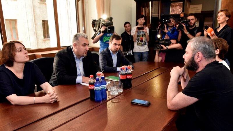 Парламентская комиссия опросит представителя МВД и прокурора по делу об убийстве подростков в Тбилиси