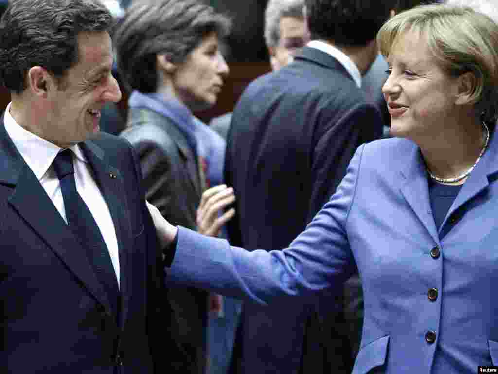 Францускиот претседател Никола Саркози и германскиот канцелар Ангела Меркел