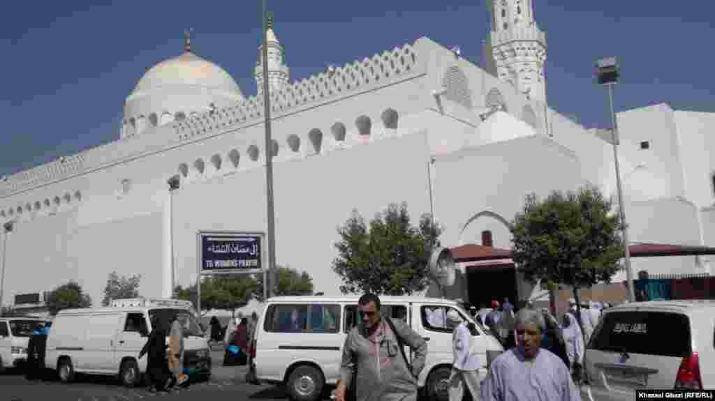 The exterior of the Mosque of Two Qiblas in Medina City