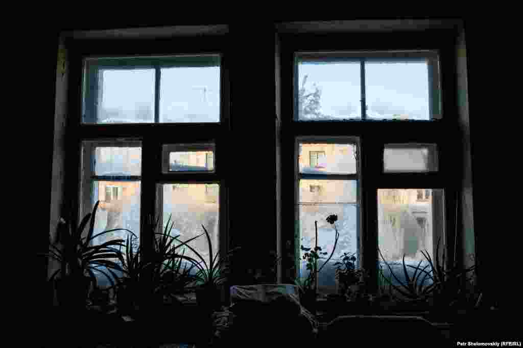 Icy windows in Olga&#39;s apartment