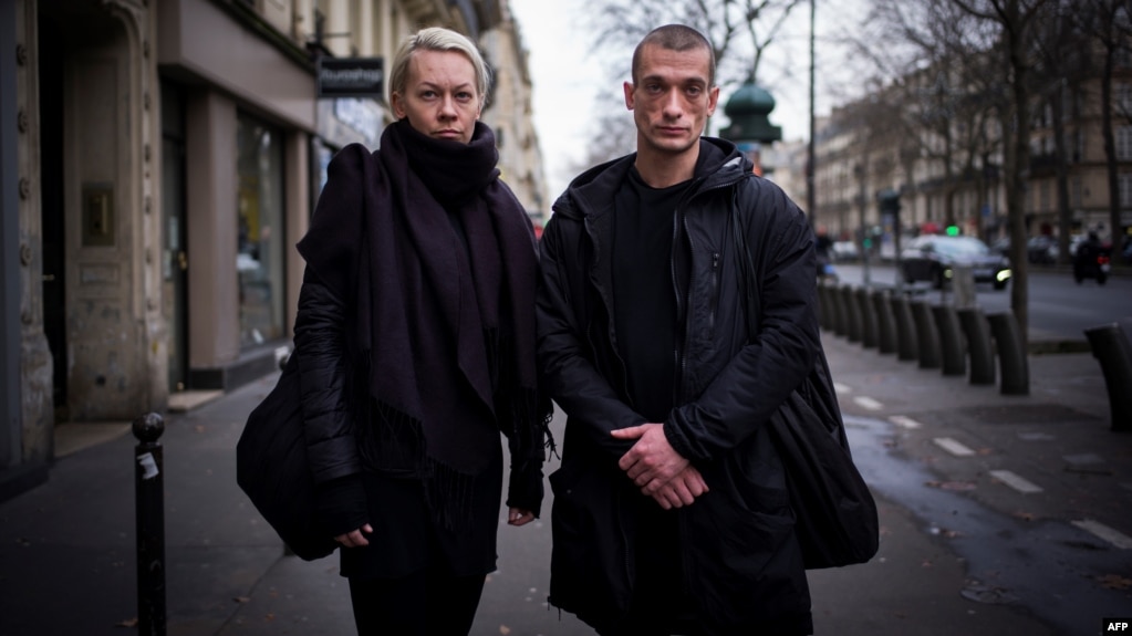 Pyotr Pavlenski (right) and his partner, Oksana Shalygina, in Paris in January