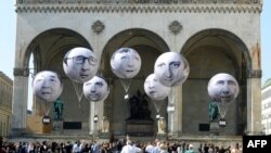 Воздушные шары с фотографиями лидеров стран «Большой семерки». Мюнхен, 5 июня 2015 года.