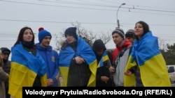 У Криму мітингували за звільнення викрадених активістів і проти приєднання до Росії