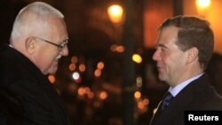 Дмитрий Медведев ва Ватслав Клаус дар Прага