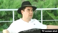 Türkmenistanyň döwlet telewideniýesi dynç alyşdaky Berdimuhamedowy görkezdi.