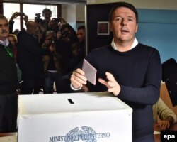 Premierul Matteo Renzi, așteptat astăzi să demisioneze