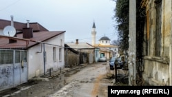 Улица Таврическая в Симферополе: с видом на Кебир-Джами (фотогалерея)