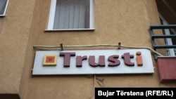 Ndërtesa e Trustit. Fotografi nga arkivi. 