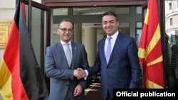 Архивска фотографија - Германскиот министер за надворешни работи, Хајко Мас и министерот за надворешни работи на Македонија, Никола Димитров во Скопје