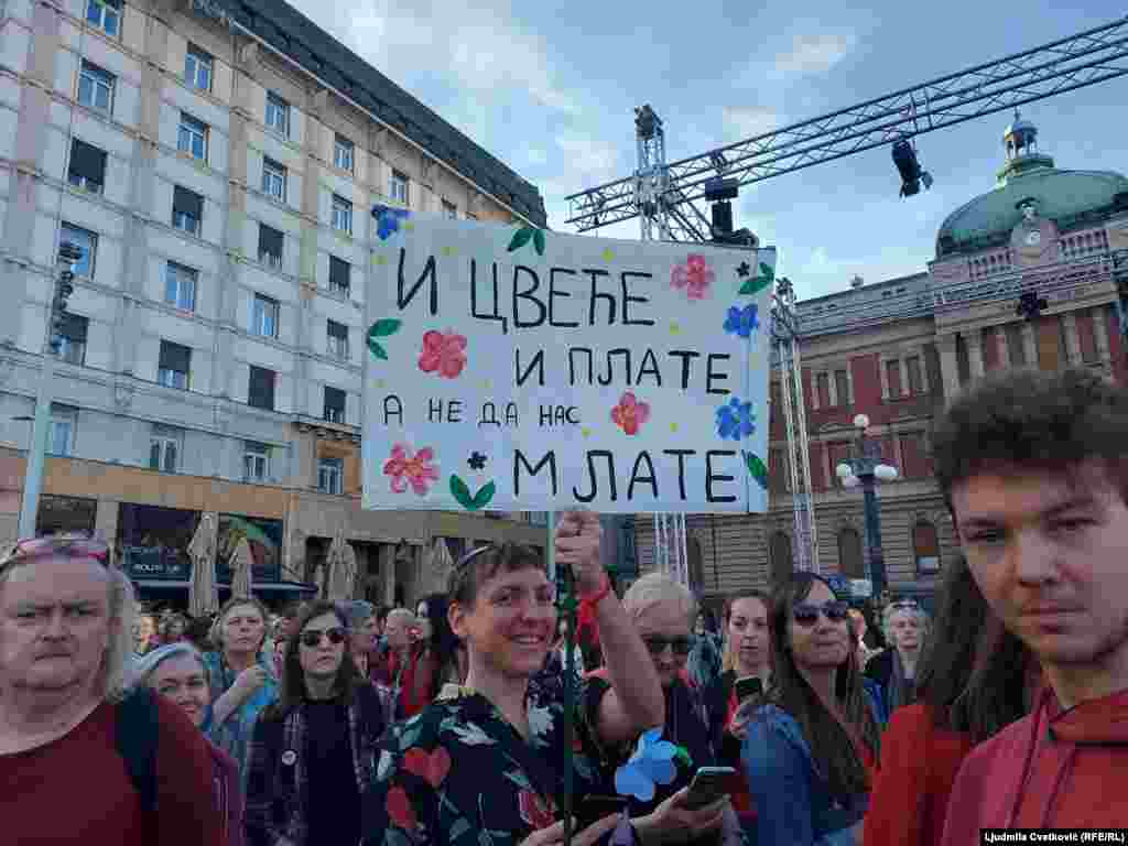 Organizatorke su navele da se osmomartovskim maršom pridružuju dugogodišnjoj borbi žena za pravdu i slobodu, a ove godine posebno borbama radnica, seljanki i studentkinja.