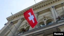 У березні Верхня палата парламенту Швейцарії підтримала пропозицію уряду про передачу Україні заморожених російських активів
