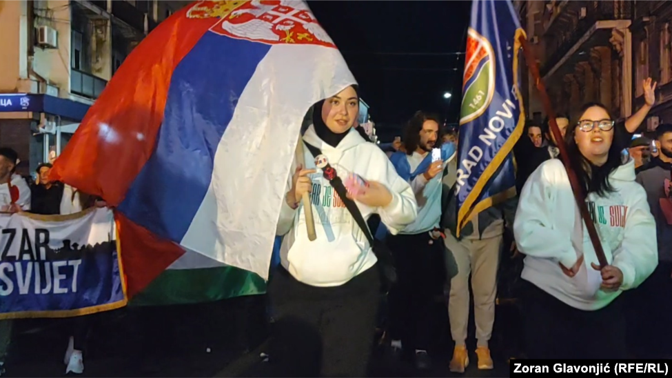 Pritja për studentët protestues që ecën nga Novi Pazari për në Beograd më 28 tetor 2025.