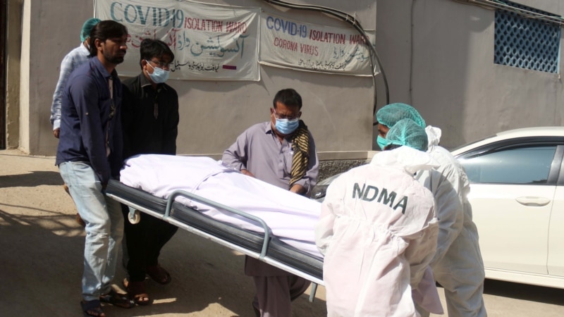 پاکستان: کرونا ویروس په پنځو ورځو کې ۱۰ ډاکتران مړه کړي