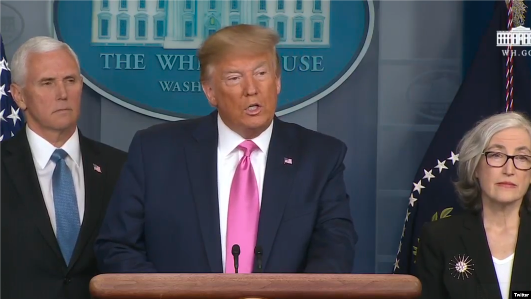 Potpredsednik i predsednik SAD, Majk Pens i Donald Tramp 