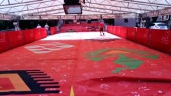 Crveni ćilim SFF-a bez gostiju