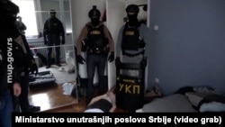 Policija je uhapsila osumnjičenog za ubistvo u Beogradu, saopštilo je Ministarstvo unutrašnjih poslova koje je objavilo i snimak akcije hapšenja, 17. oktobra.