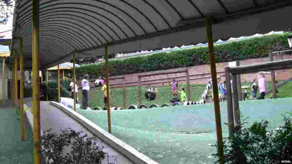 Paraisapolis Community Program #18