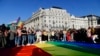 Перед будівлею парламенту в Будапешті 14 червня мітингували проти нових заборон